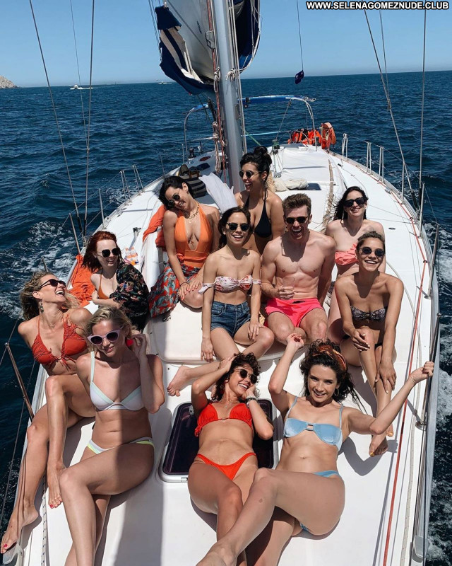 Sarah Hyland No Source Celebrity Posing Hot Sexy Beautiful Babe