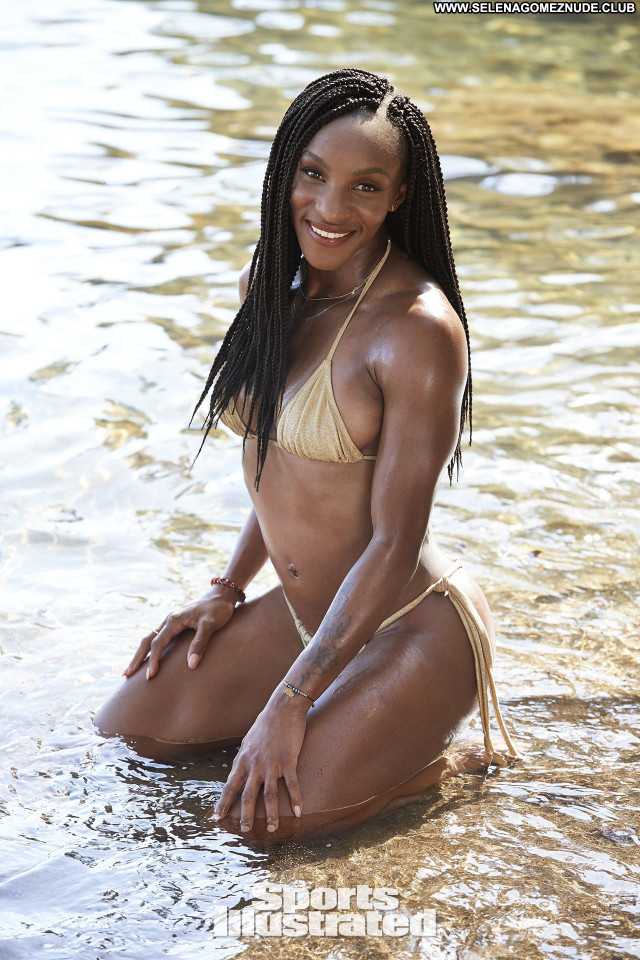 Crystal Dunn No Source Sexy Celebrity Babe Posing Hot Beautiful