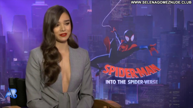 Hailee Steinfeld Spider Man Interview Babe Beautiful Posing Hot