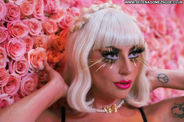 Lady Gaga No Source  Babe Sexy Beautiful Celebrity Posing Hot