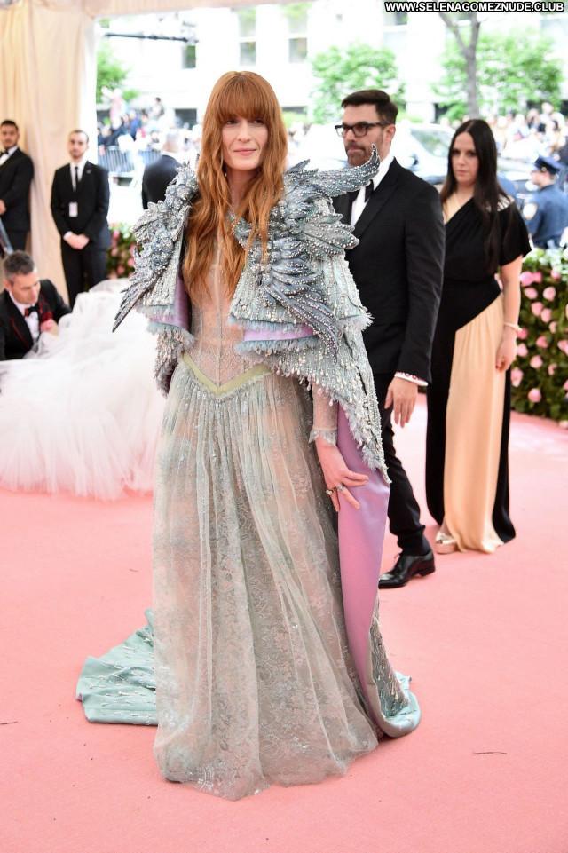 Florence Welch No Source  Celebrity Sexy Posing Hot Beautiful Babe