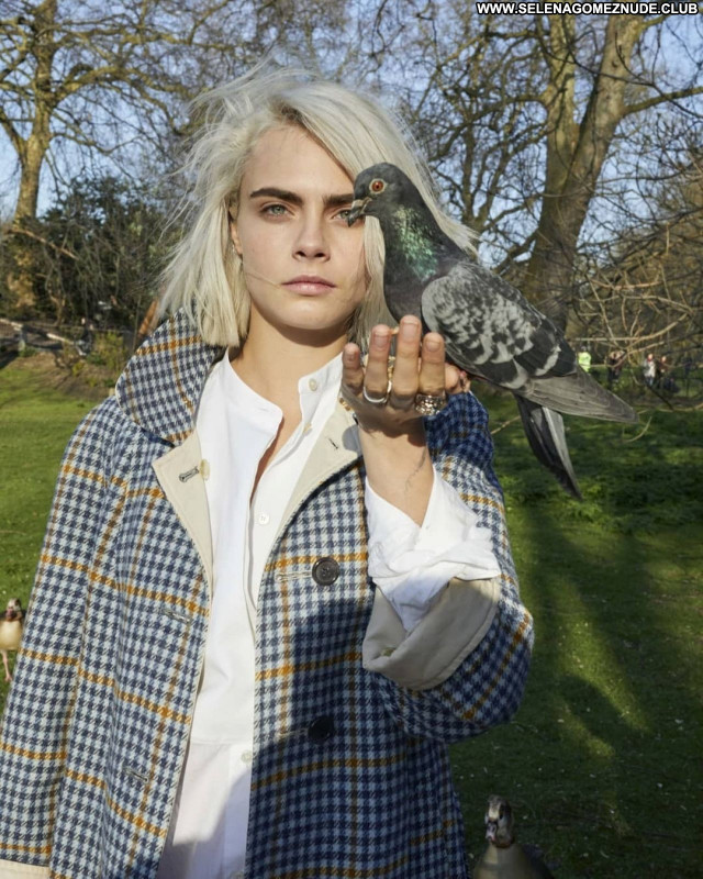 Cara Delevingne No Source Beautiful Babe Celebrity Sexy Posing Hot