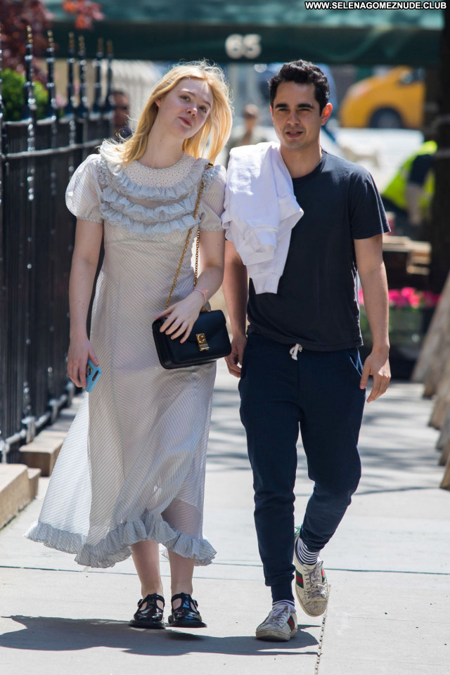 Elle Fanning No Source Sexy Celebrity Babe Posing Hot Beautiful