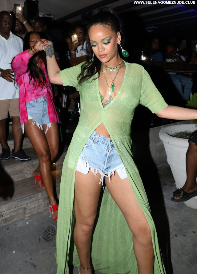 Rihanna Night No Source Sexy Posing Hot Babe Beautiful Celebrity