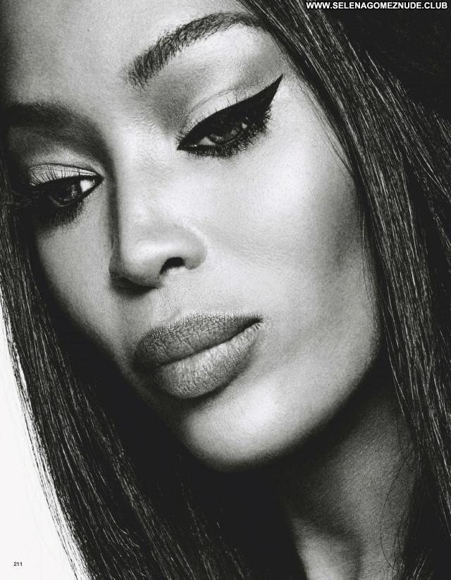 Naomi Campbell No Source Beautiful Babe Posing Hot Celebrity Sexy