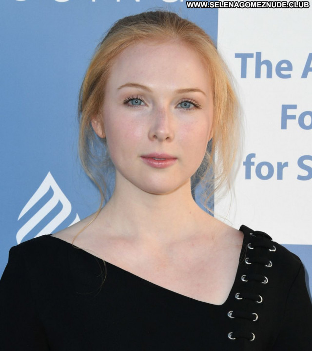 Molly Quinn No Source Sexy Beautiful Posing Hot Celebrity Babe
