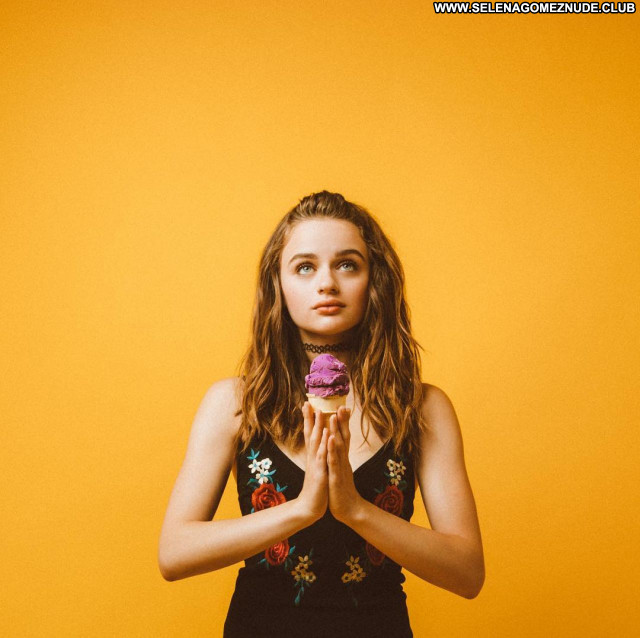 Joey King No Source  Posing Hot Babe Sexy Beautiful Celebrity