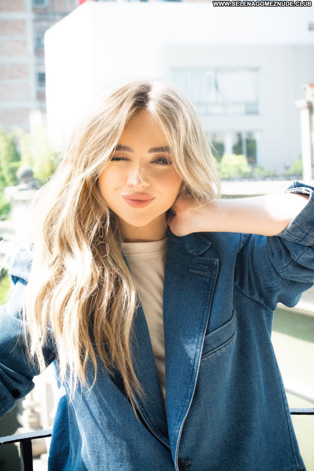 Sabrina Carpenter No Source Celebrity Babe Sexy Posing Hot Beautiful