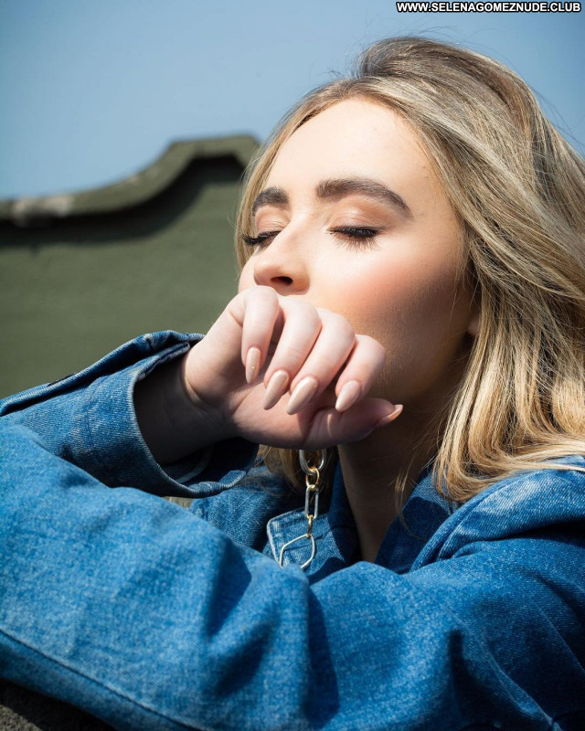 Sabrina Carpenter No Source Posing Hot Celebrity Sexy Babe Beautiful