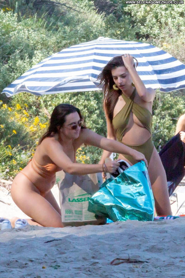 Emily Ratajkowski No Source Sexy Babe Beautiful Celebrity Posing Hot