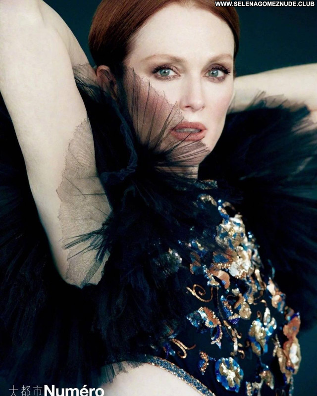 Julianne Moore No Source Beautiful Posing Hot Babe Celebrity Sexy