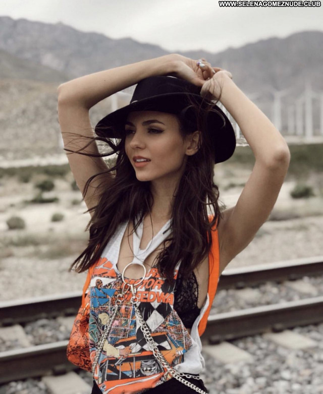 Victoria Justice No Source Beautiful Posing Hot Sexy Babe Celebrity