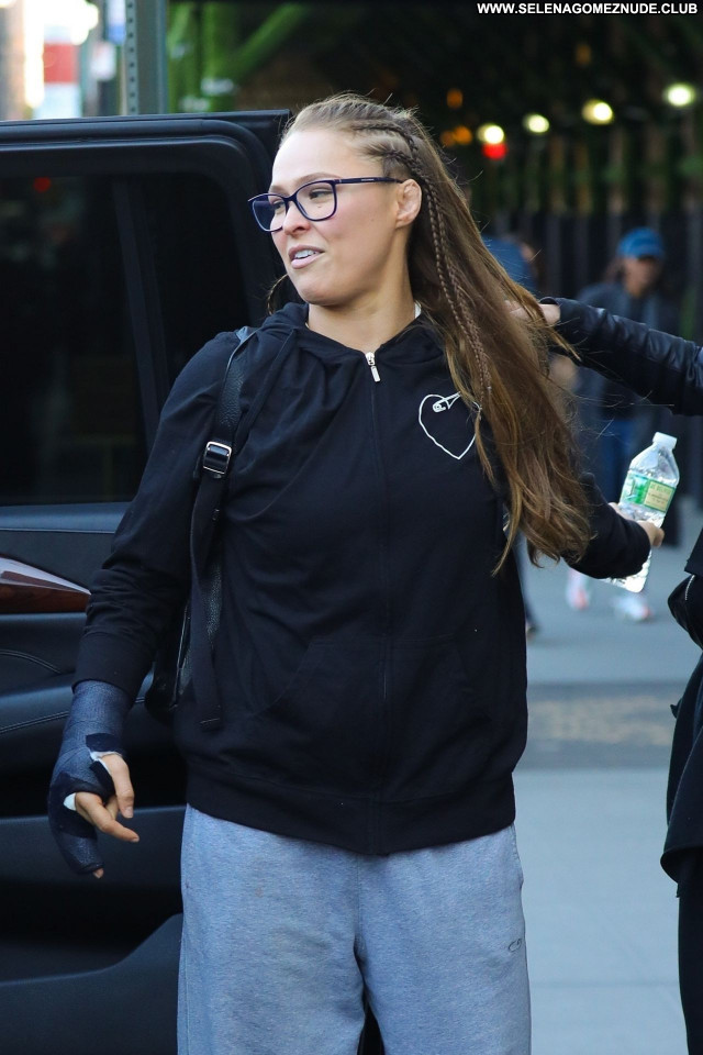 Ronda Rousey No Source Sexy Beautiful Posing Hot Babe Celebrity