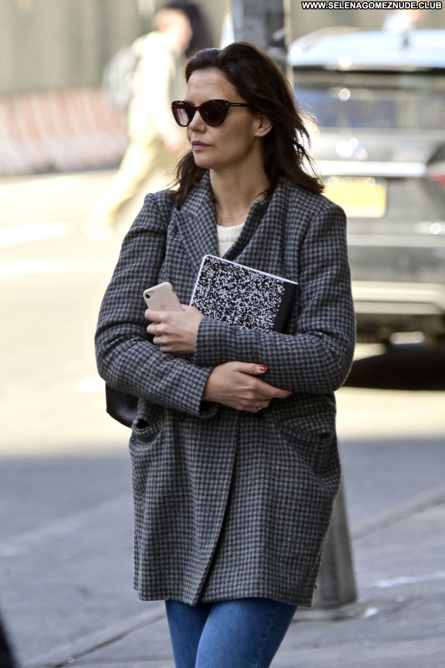 Katie Holmes No Source  Babe Sexy Posing Hot Beautiful Celebrity