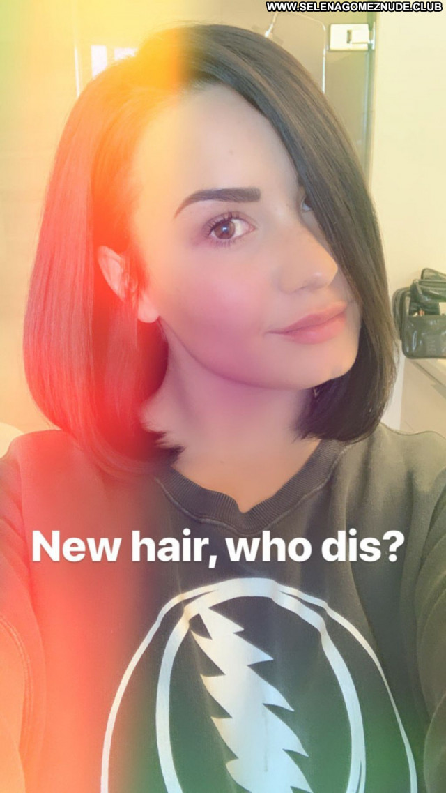 Demi Lovato No Source Babe Posing Hot Celebrity Beautiful Sexy