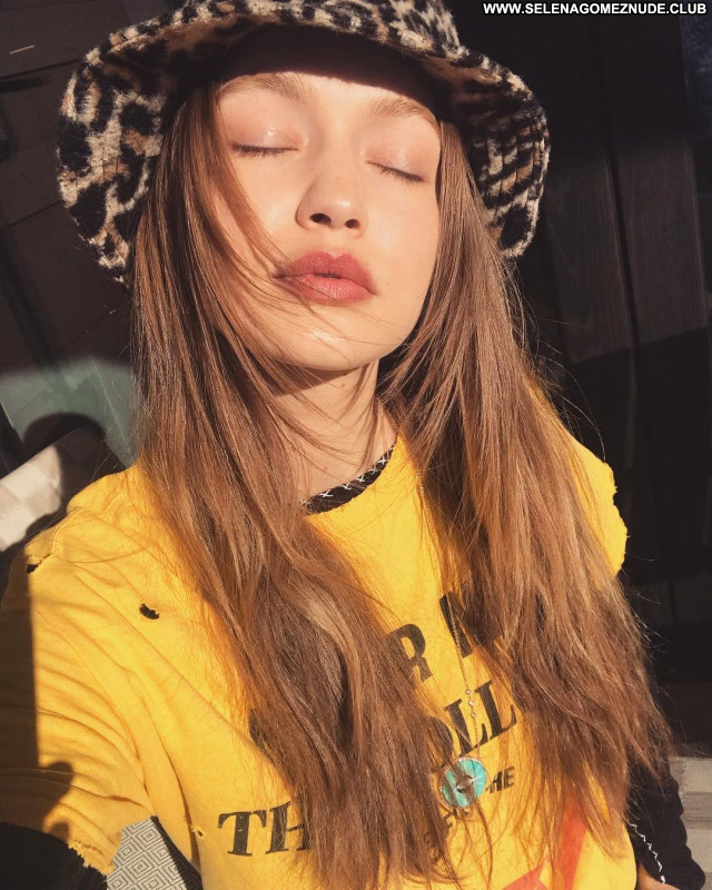 Gigi Hadid No Source Celebrity Beautiful Posing Hot Babe Sexy
