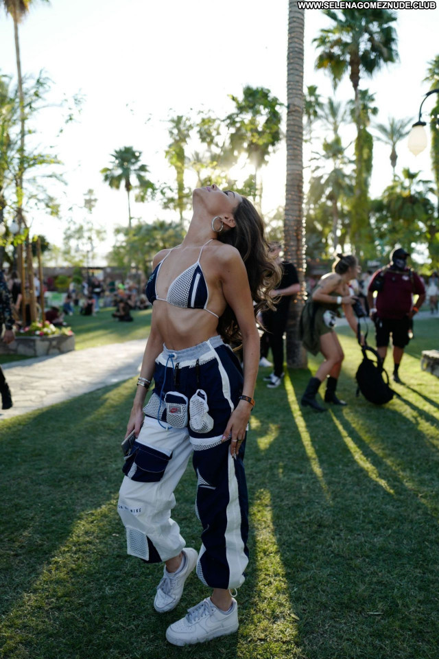 Madison Beer No Source Posing Hot Sexy Beautiful Babe Celebrity