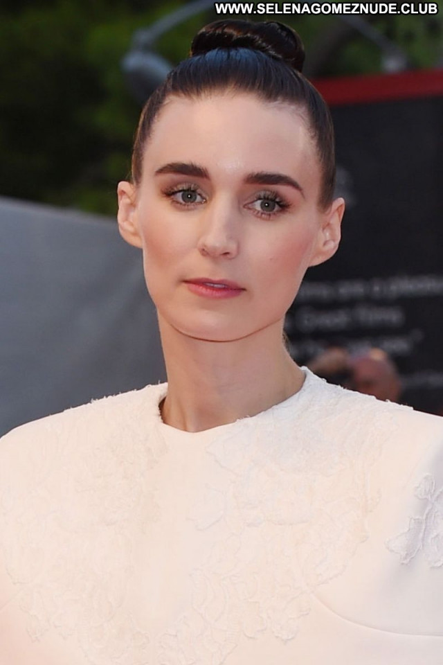 Rooney Mara No Source  Celebrity Babe Sexy Beautiful Posing Hot