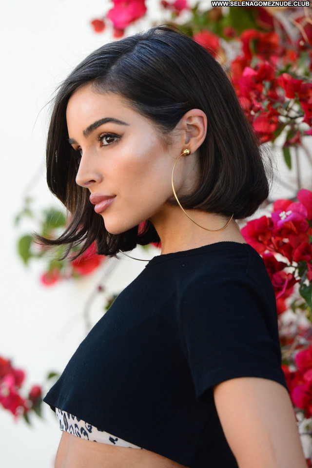 Olivia Culpo No Source Sexy Celebrity Beautiful Posing Hot Babe