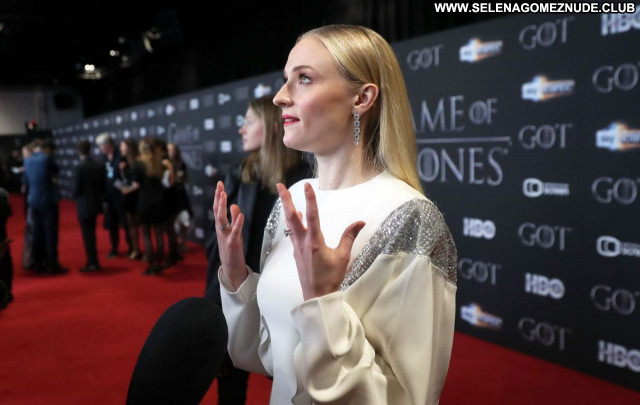 Sophie Turner No Source Beautiful Sexy Babe Celebrity Posing Hot