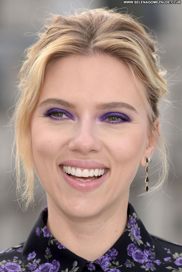 Scarlett Johansson No Source Beautiful Posing Hot Babe Sexy Celebrity