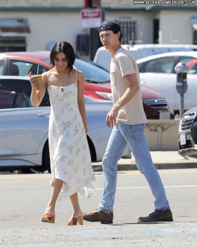 Vanessa Hudgens No Source Babe Beautiful Sexy Celebrity Posing Hot
