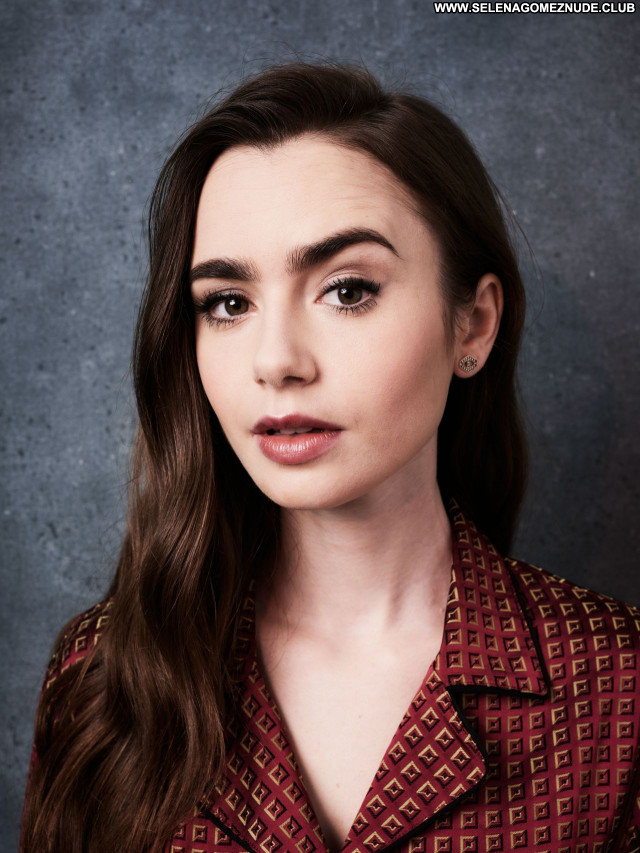 Lily Collins No Source Sexy Beautiful Celebrity Babe Posing Hot