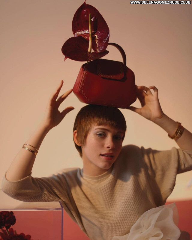 Sophia Lillis No Source Celebrity Sexy Beautiful Posing Hot Babe