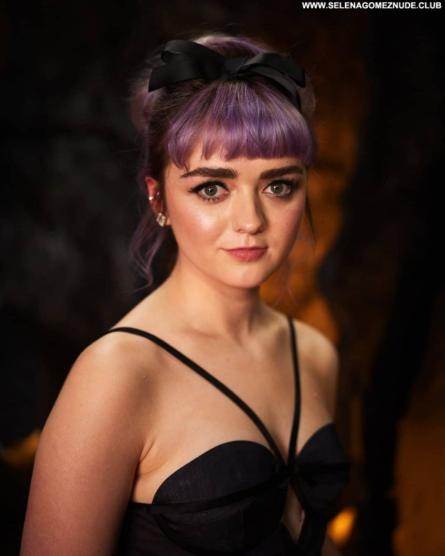 Maisie Williams No Source Babe Celebrity Posing Hot Sexy Beautiful
