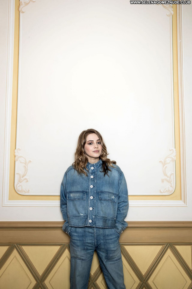 Josephine Langford No Source Babe Sexy Celebrity Posing Hot Beautiful