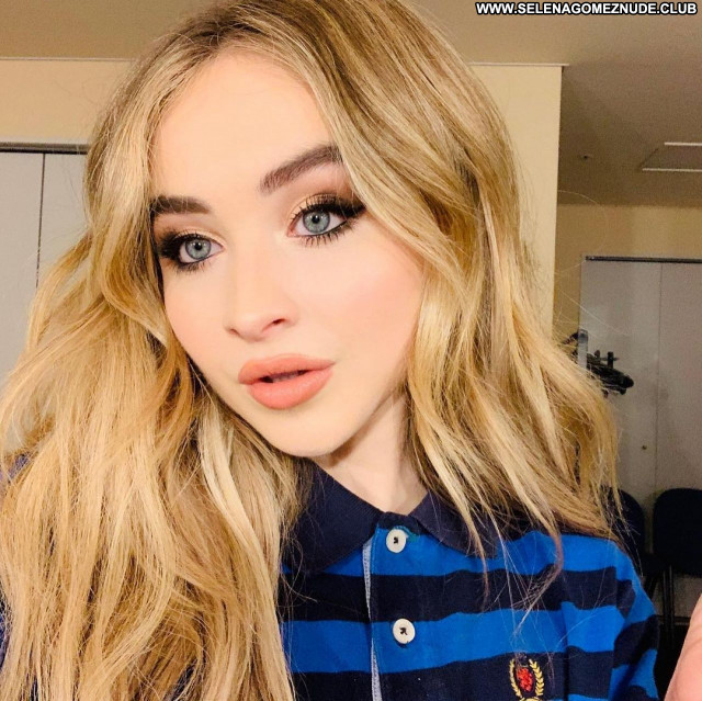 Sabrina Carpenter No Source Sexy Beautiful Posing Hot Babe Celebrity