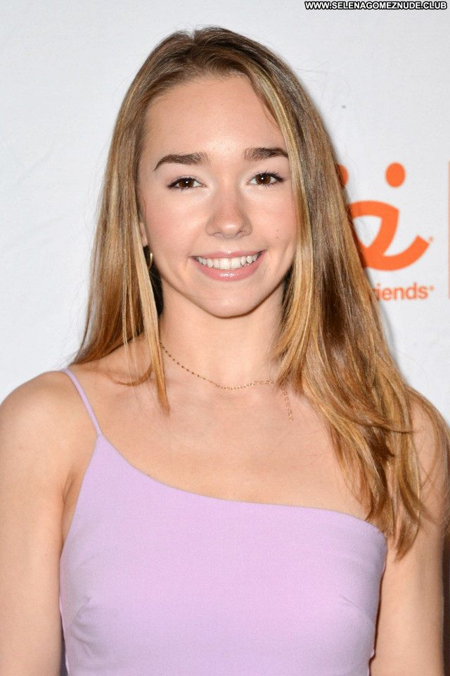 Holly Taylor No Source Beautiful Sexy Celebrity Posing Hot Babe
