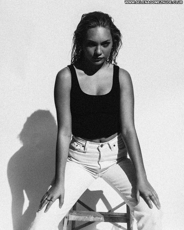 Maddie Ziegler No Source Beautiful Celebrity Babe Posing Hot Sexy