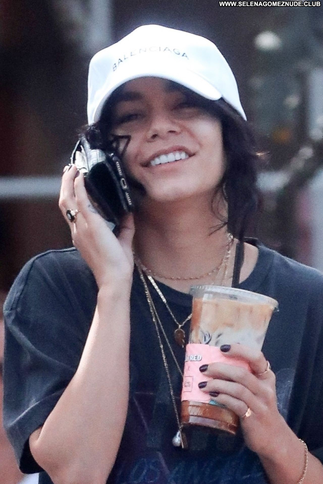 Vanessa Hudgens No Source Babe Beautiful Sexy Celebrity Posing Hot