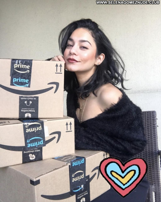 Vanessa Hudgens No Source Babe Celebrity Beautiful Posing Hot Sexy