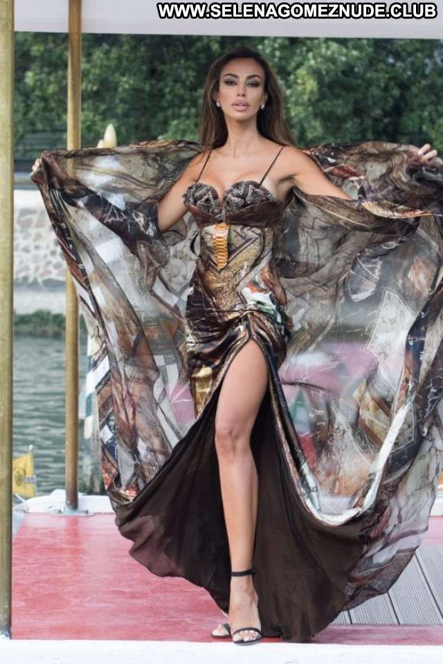 Madalina Diana Red Carpet Paparazzi Celebrity Babe Beautiful Posing