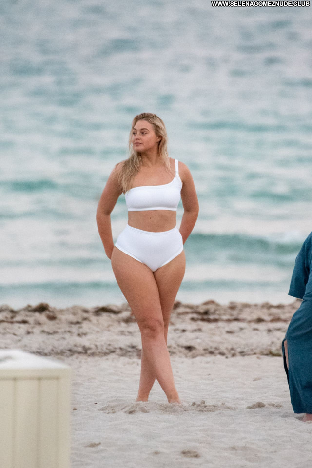 Iskra Lawrence No Source Babe Celebrity Posing Hot Sexy Beautiful
