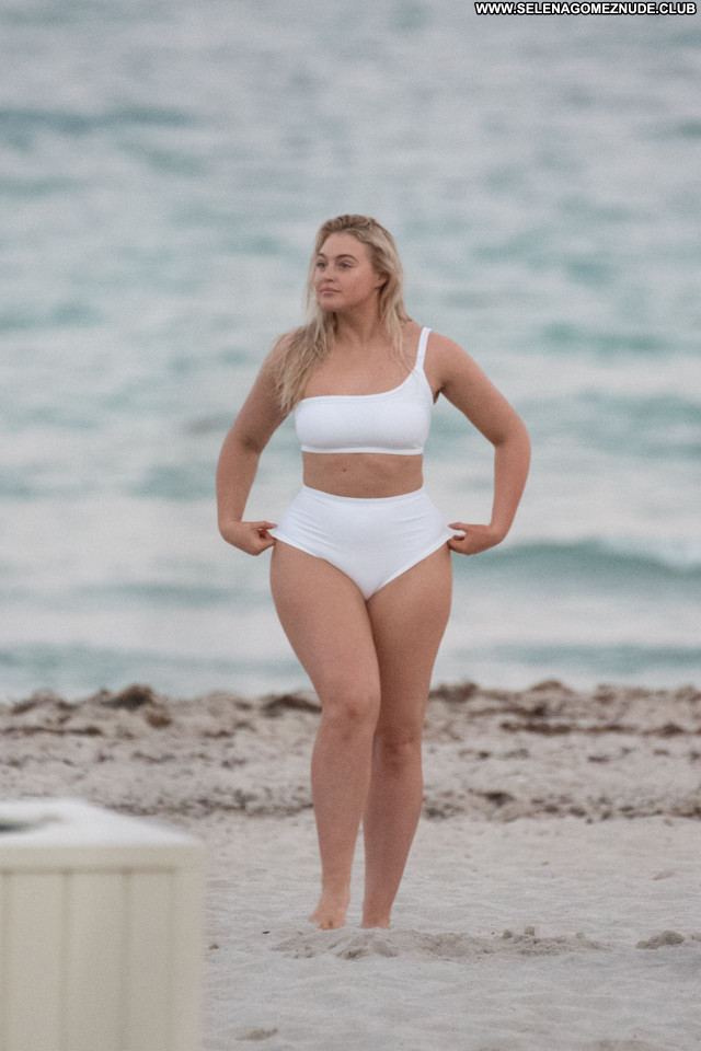 Iskra Lawrence No Source Beautiful Posing Hot Babe Celebrity Sexy