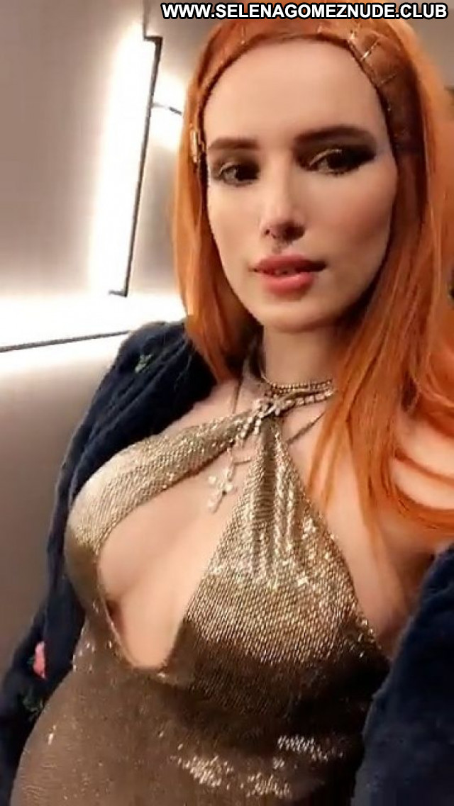 Bella Thorne No Source Posing Hot Celebrity Beautiful Babe Sexy