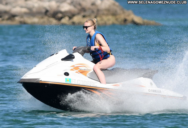 Sophie Turner No Source Beautiful Celebrity Posing Hot Babe Sexy