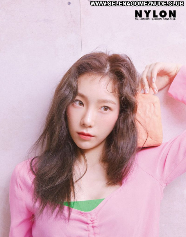 Kim Taeyeon No Source  Babe Posing Hot Sexy Celebrity Beautiful