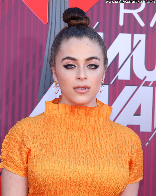 Baby Ariel No Source Posing Hot Beautiful Sexy Babe Celebrity