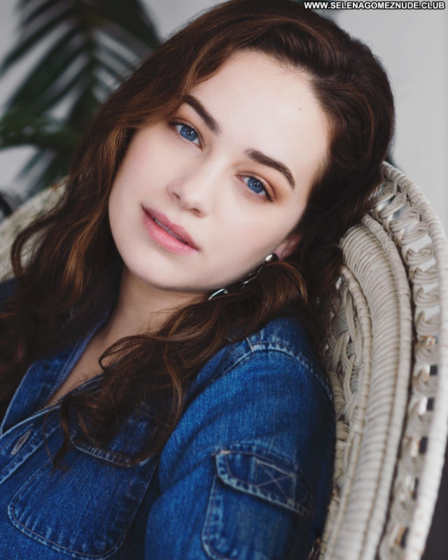 Mary Mouser No Source Posing Hot Sexy Beautiful Babe Celebrity