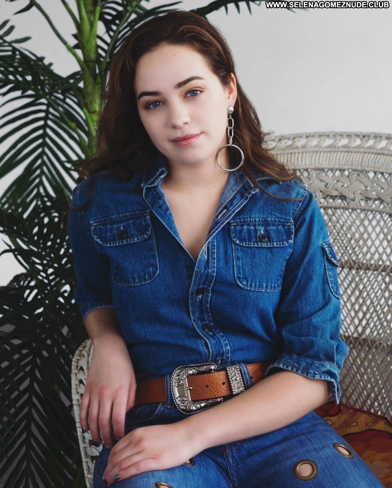 Mary Mouser Naked