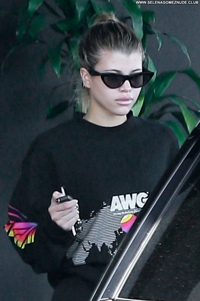 Sofia Richie No Source  Posing Hot Celebrity Sexy Beautiful Babe