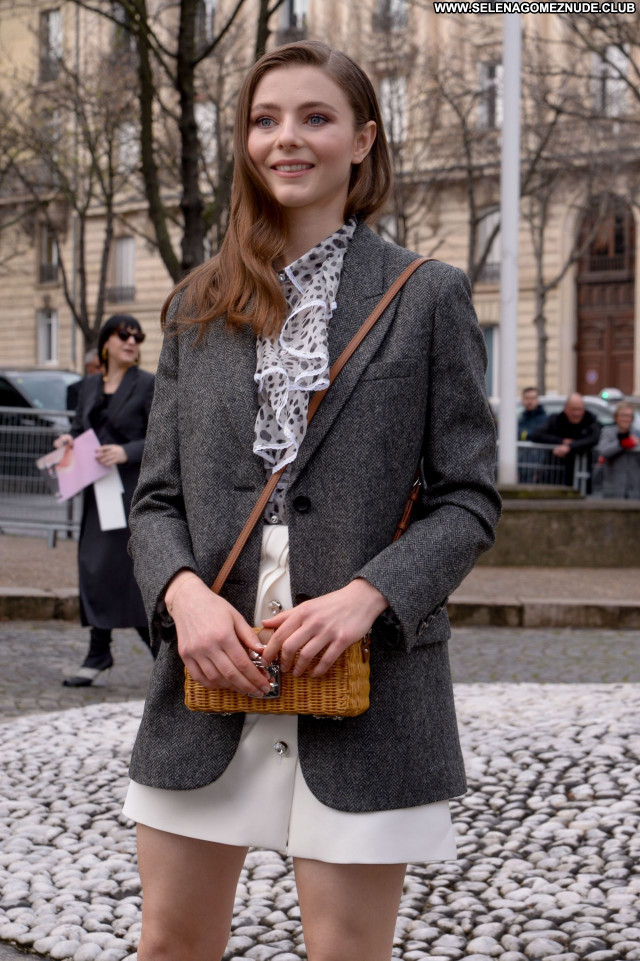 Thomasin Mckenzie No Source Sexy Babe Beautiful Celebrity Posing Hot