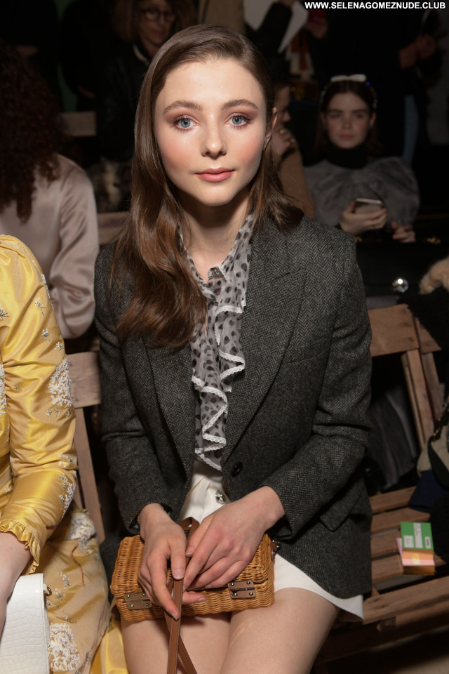 Thomasin Mckenzie No Source Celebrity Posing Hot Beautiful Sexy Babe