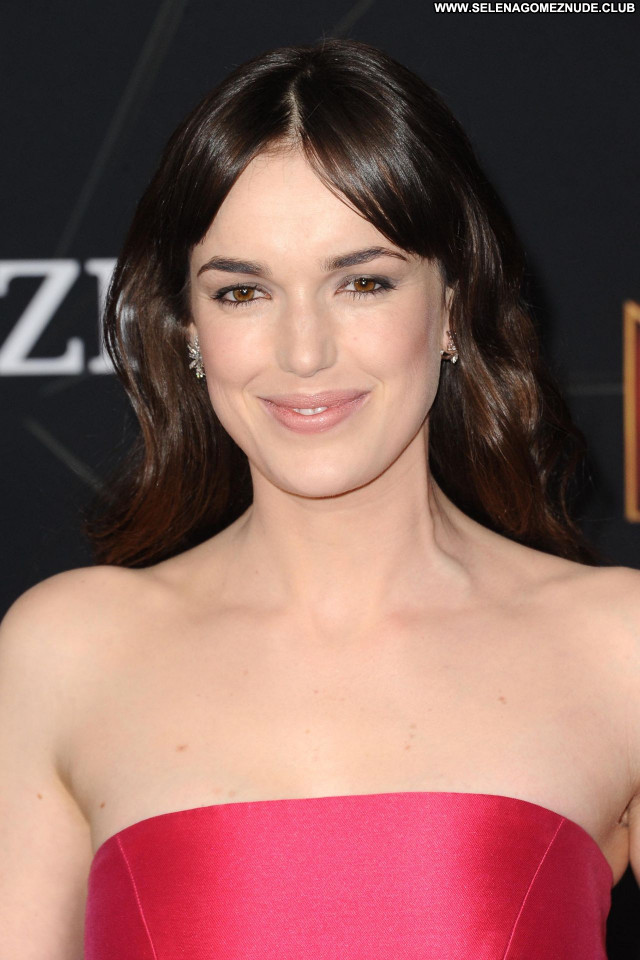 Elizabeth Henstridge No Source Posing Hot Celebrity Sexy Beautiful