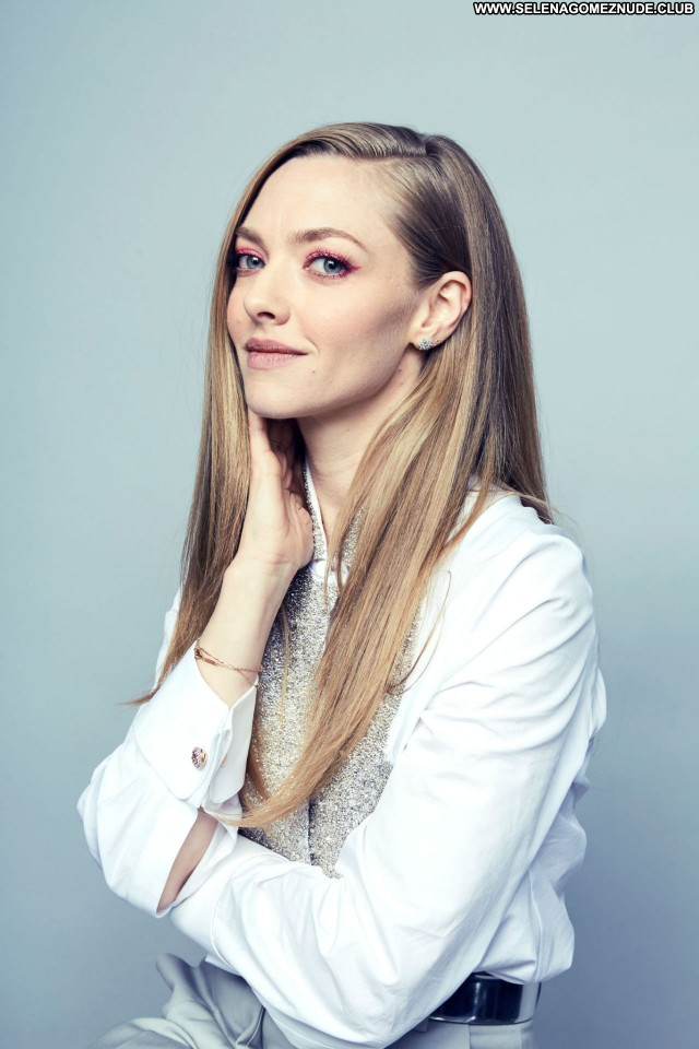 Amanda Seyfried No Source Celebrity Beautiful Posing Hot Sexy Babe