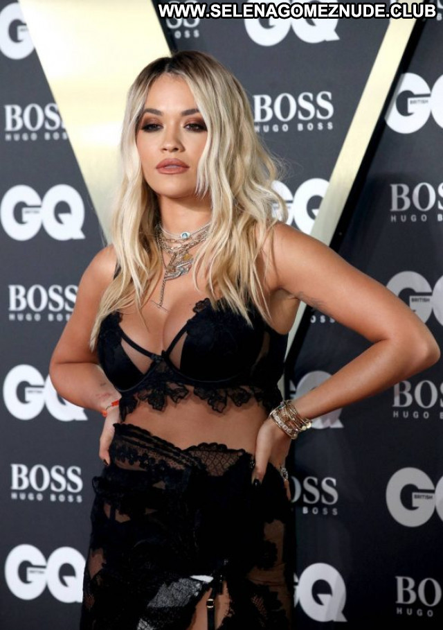 Rita Ora Gq Men Of The Year Awards Beautiful Babe Paparazzi Posing